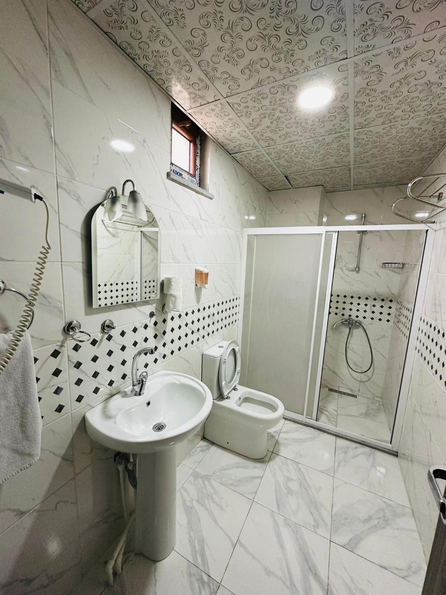 Toprak Hotel Van Bagian luar foto